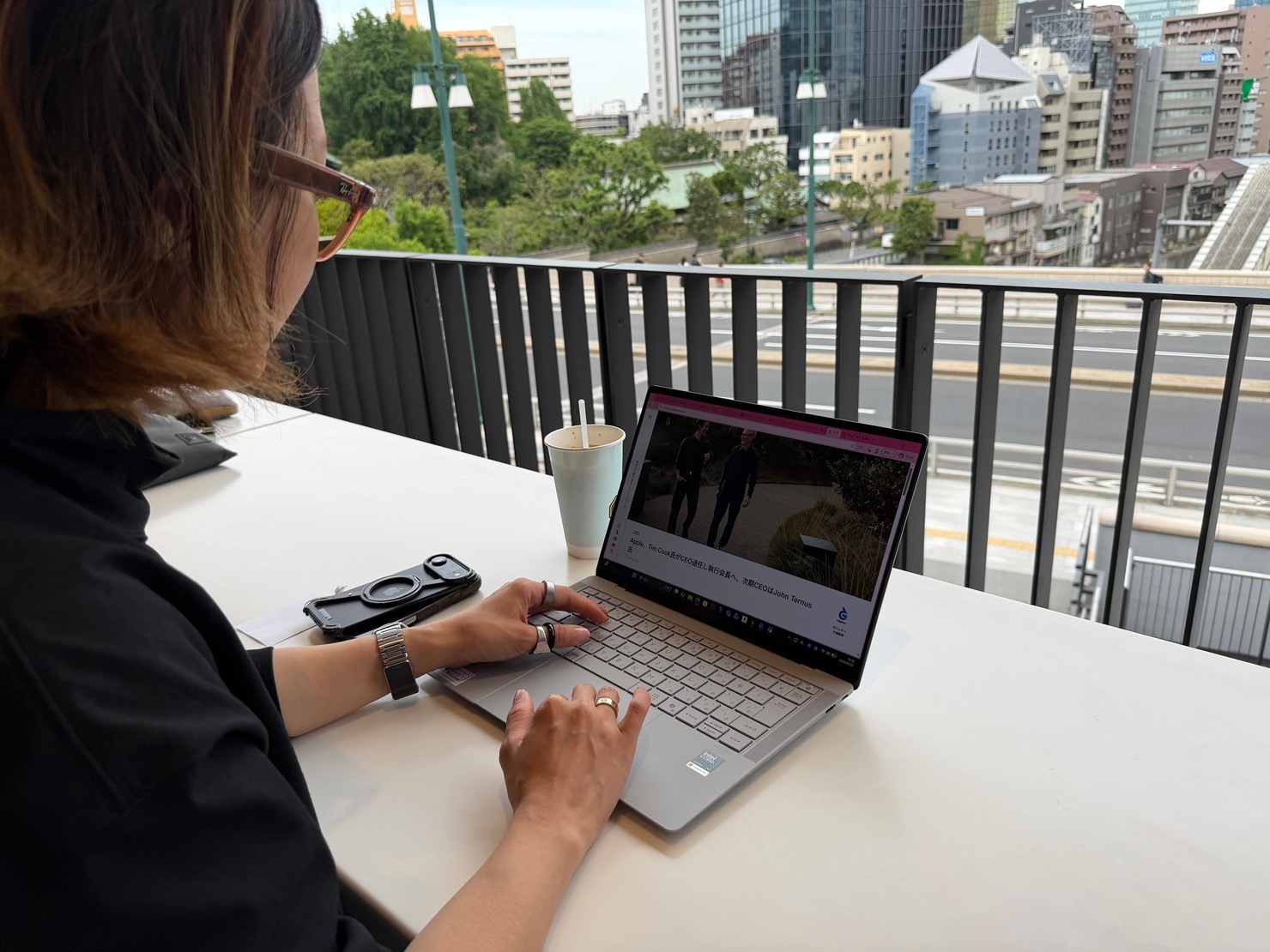 Asusbook 02